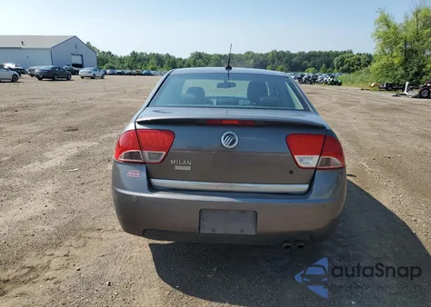 2010 Mercury Milan Premier z USA, uszkodzony, nr VIN 3MEHM0JA3AR623398